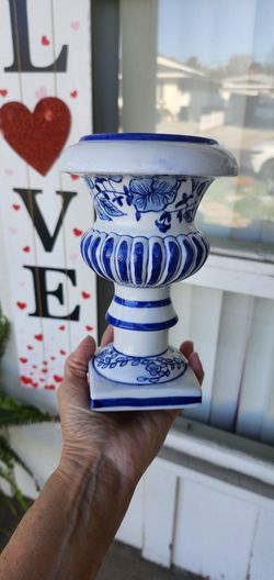 Blue & White Porcelain Vase/ Urn