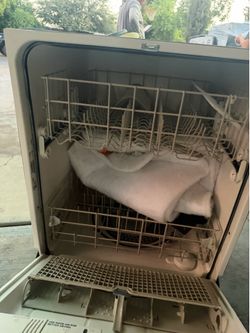 Dish washer