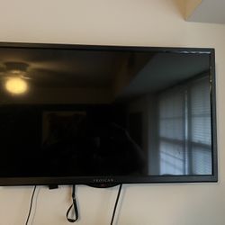Proscan 32” Flat Screen TV – Great for Bedroom or Office
