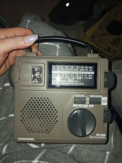 Grundig FR200 AM/FM Shortwave Radio NEW