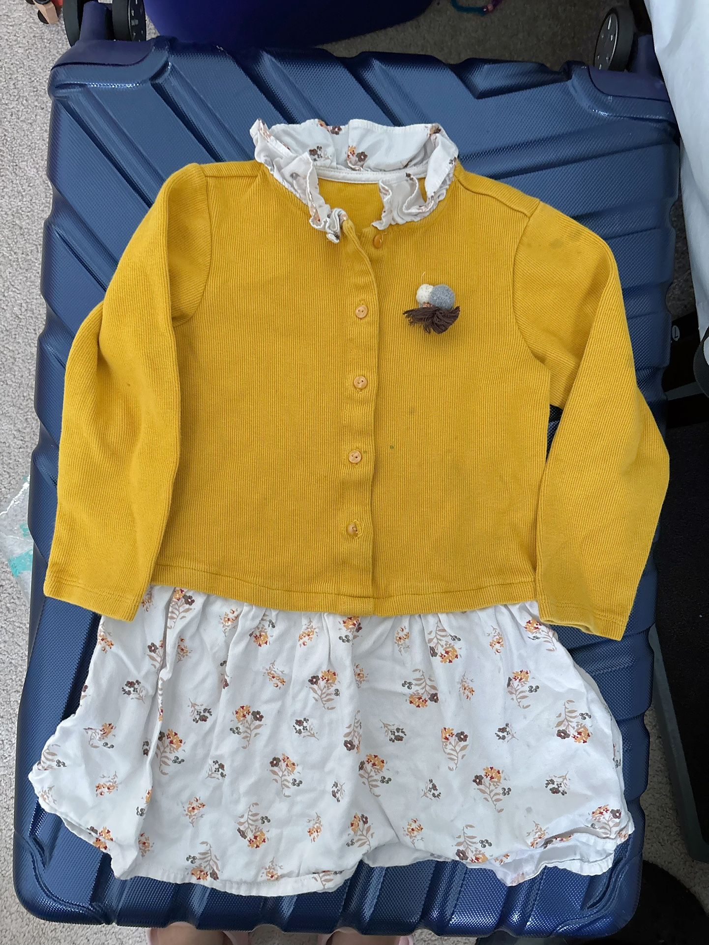 Girl sweater dress yellow skirt over knee dress size 4-5T full cotton dress Comes from pet free smoke free home Size is 6 year but runs small. Recom