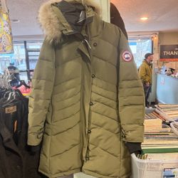Canada Goose Lorette Parka With Fur Trim Hood, Women’s Size 2XL