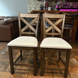 Ashely’s Moriville Counter Height Bar Stool 