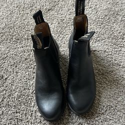 Tasmania boots