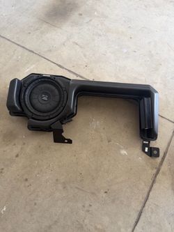 10” Kicker with box