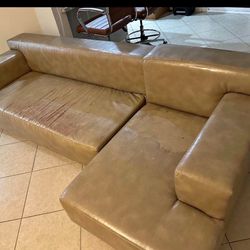 Sectional Couch Italian Leather  Freee Delivery 