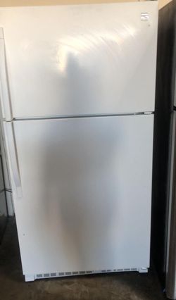 Kenmore Top Mount 27" Apartment Size White Refrigerator
