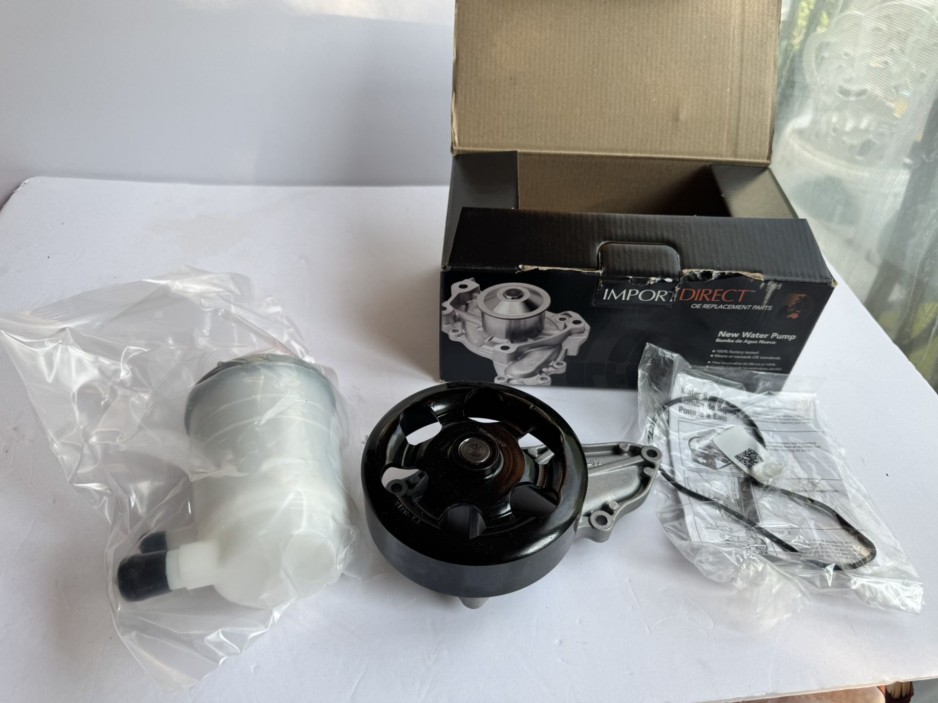 Brand New 2004/2008 Acura Tsx Power steering container and Waterpump