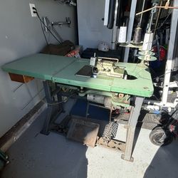 Overlock Sewing Machine