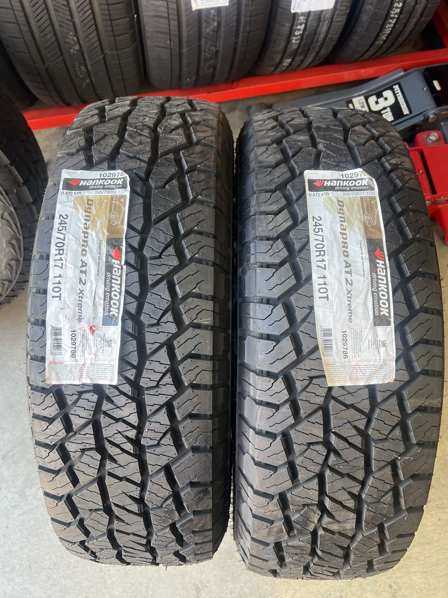 245 70 17 Hankook dinapro AT2
