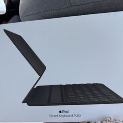 iPad Smart Keyboard Folio