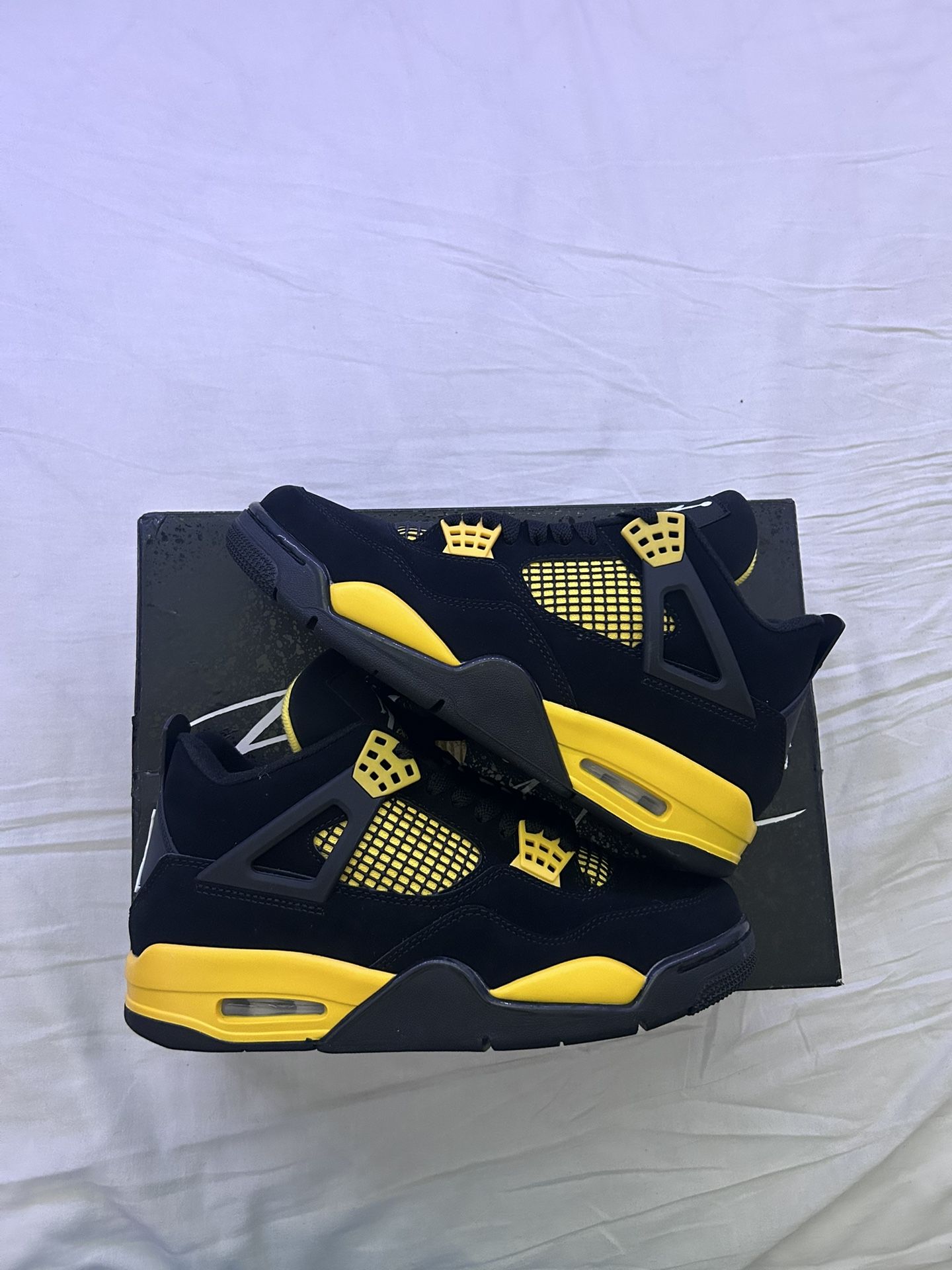 Jordan 4 ‘Thunder’ Size 8
