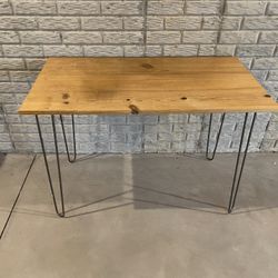 Desk With Hairpin Legs