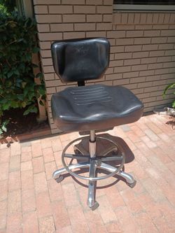 Comfort Soul Professional Clinician ergonomic adjustable chair aesthetician spa tattoo
