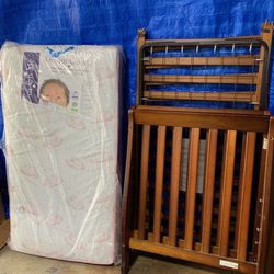 Baby Crib New Mattress And 7 Piece Bedding with Lamp REDUCED!!!!$75
