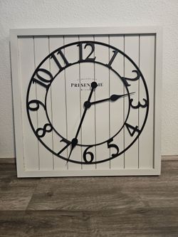 21" Farmhouse Square Wood Clock