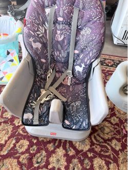 High chair ￼