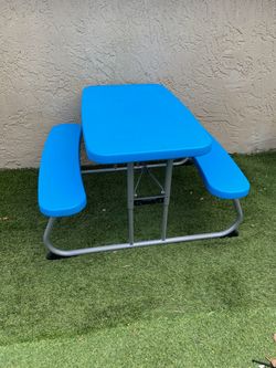 Blue Lifetime Kids Folding Picnic Table - (Excellent Condition) - See My Other Items π