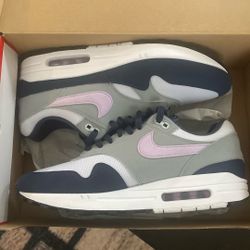 Nike  Premium 