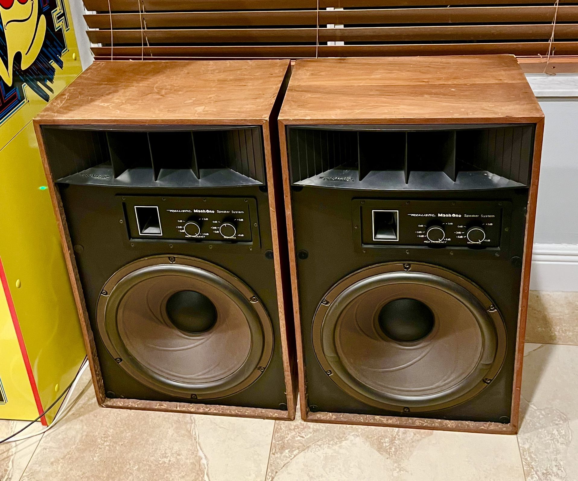 (2) 1980’s Realistic 15” 🔈 3-way Audiophile Speakers