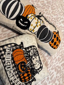 Set of 2 Halloween Decorative Pillows