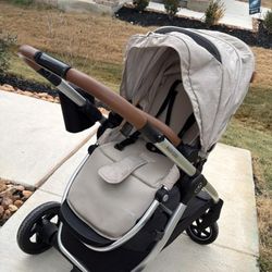 Maxi Cosi Neutral Stroller And Base 