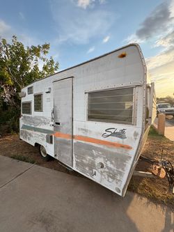 (((1966 Shasta vintage travel trailer)))