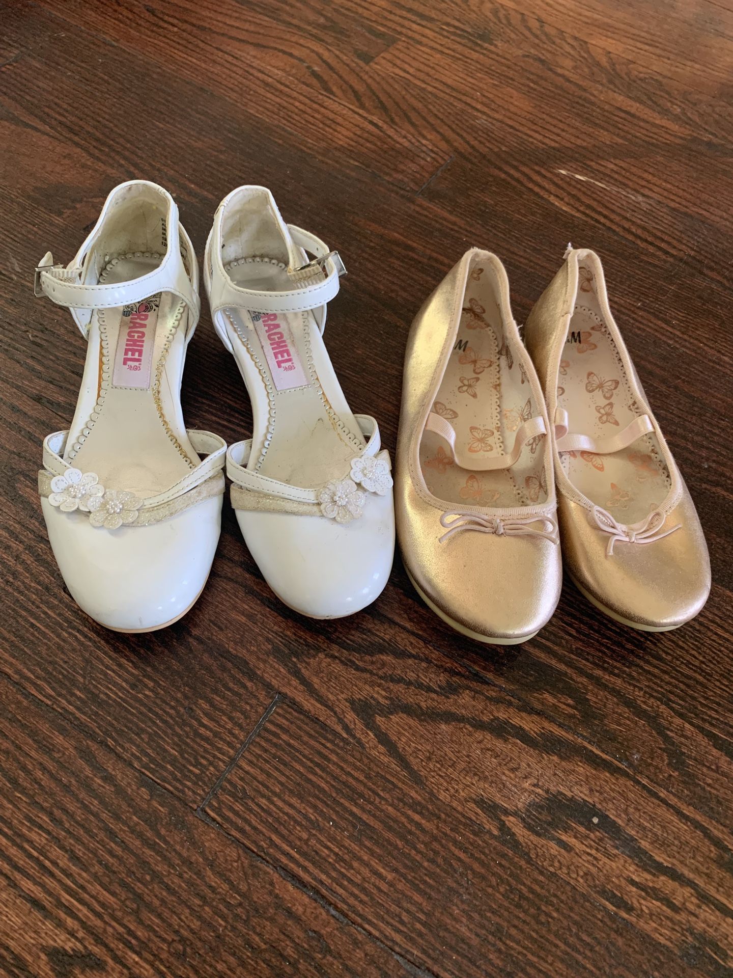 Pairs of 2 Girls White and Gold Dress Shoes Elegant Style size 1 1/2