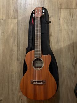 Cordoba 20TM-CE Tenor Cutaway Acoustic-Electric Ukulele Natural