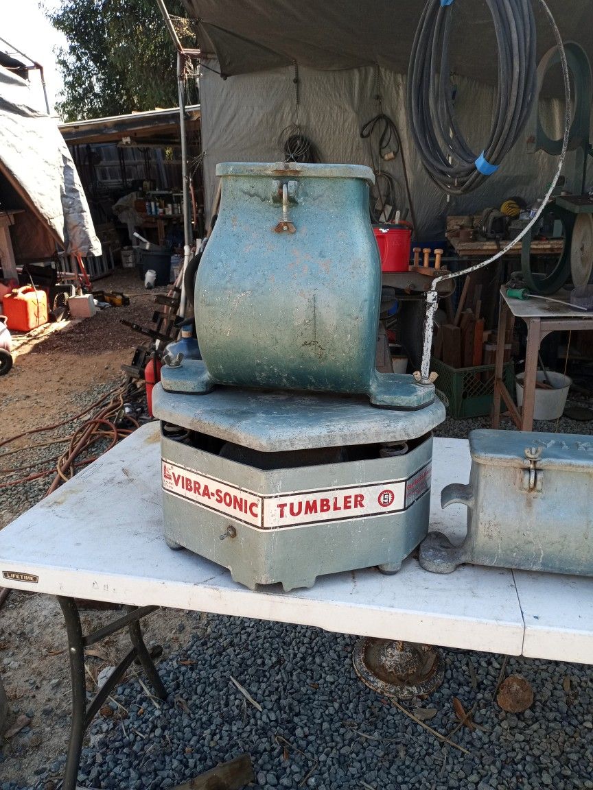 Vibra-sonic Model VT-12 Vibratory Industrial Rock Tumbler