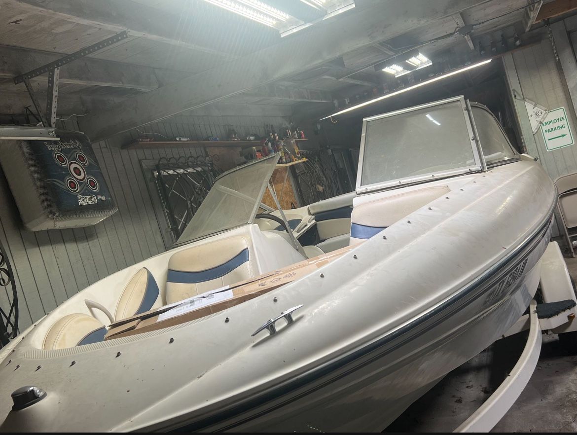 2002 Bayliner Capri