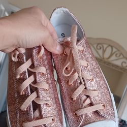 Girl's Converse
