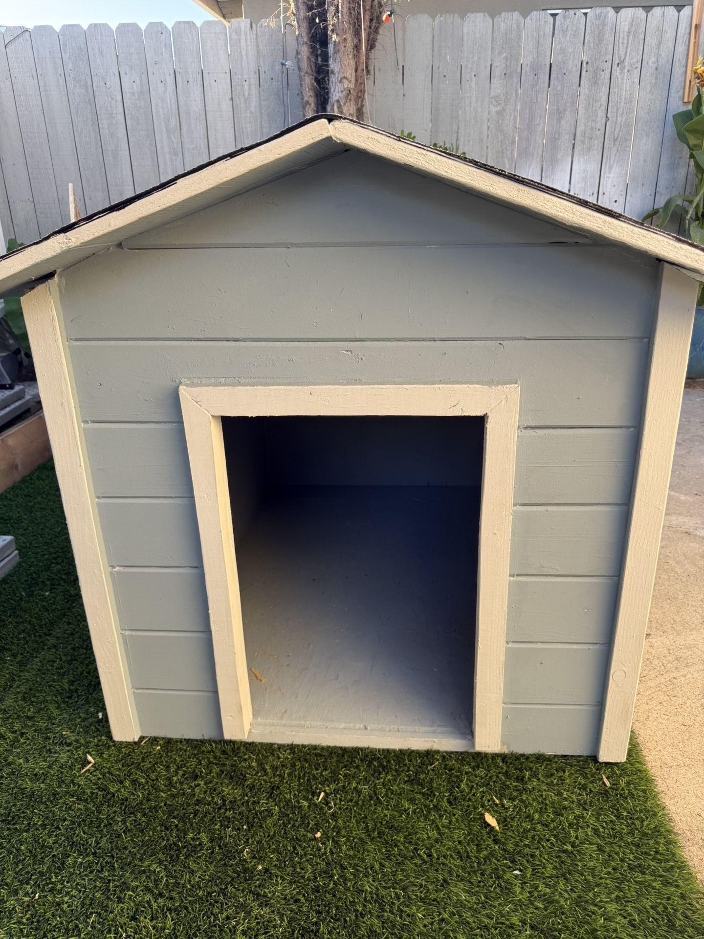 Large Dog House For Sale