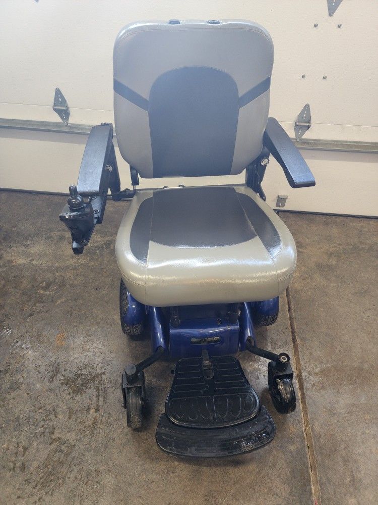 *** MOTORIZED WHEELCHAIR SCOOTER ***
