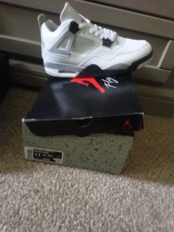 Brand new size 11 comes with box and everything