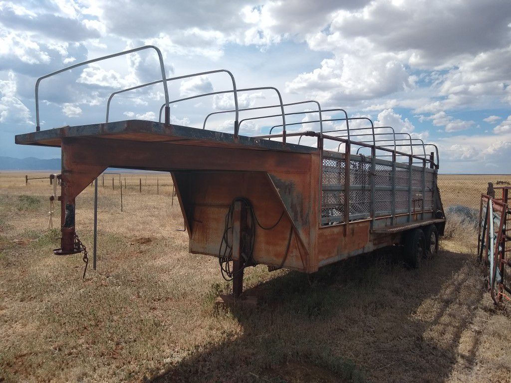 21 foot Stock trailer $ 3,000