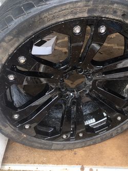 Black Tires 22 Rims Are 42 Universal Tires