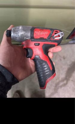 M12 Milwaukee impact driver