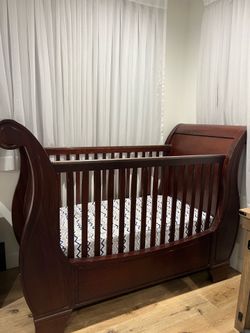 Baby wood crib pottery barn