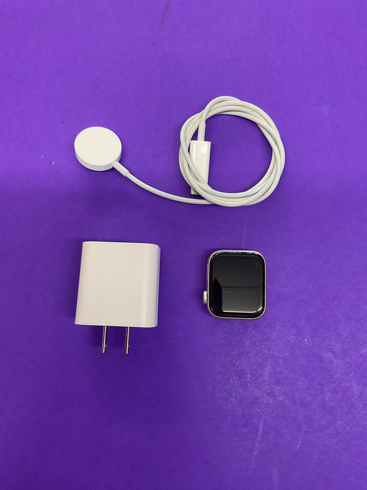 Apple Watch SE 2nd Generation – MNL73LL/A – 97% Battery, Wi-Fi, Includes Charger