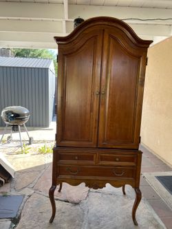Mueble de madera sólida,