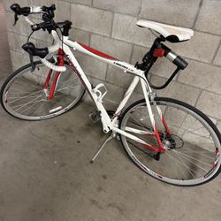 Libero Mountain Bike with pump and helmet