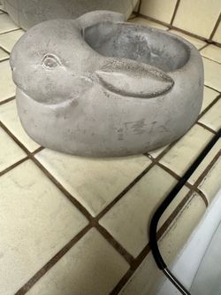 Rabbit cement planter
