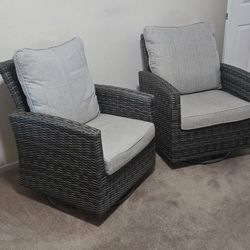 Bungalow Outdoor Swivel Chairs