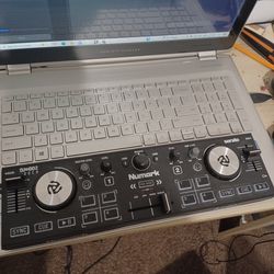 Mini DJ Numark Controller