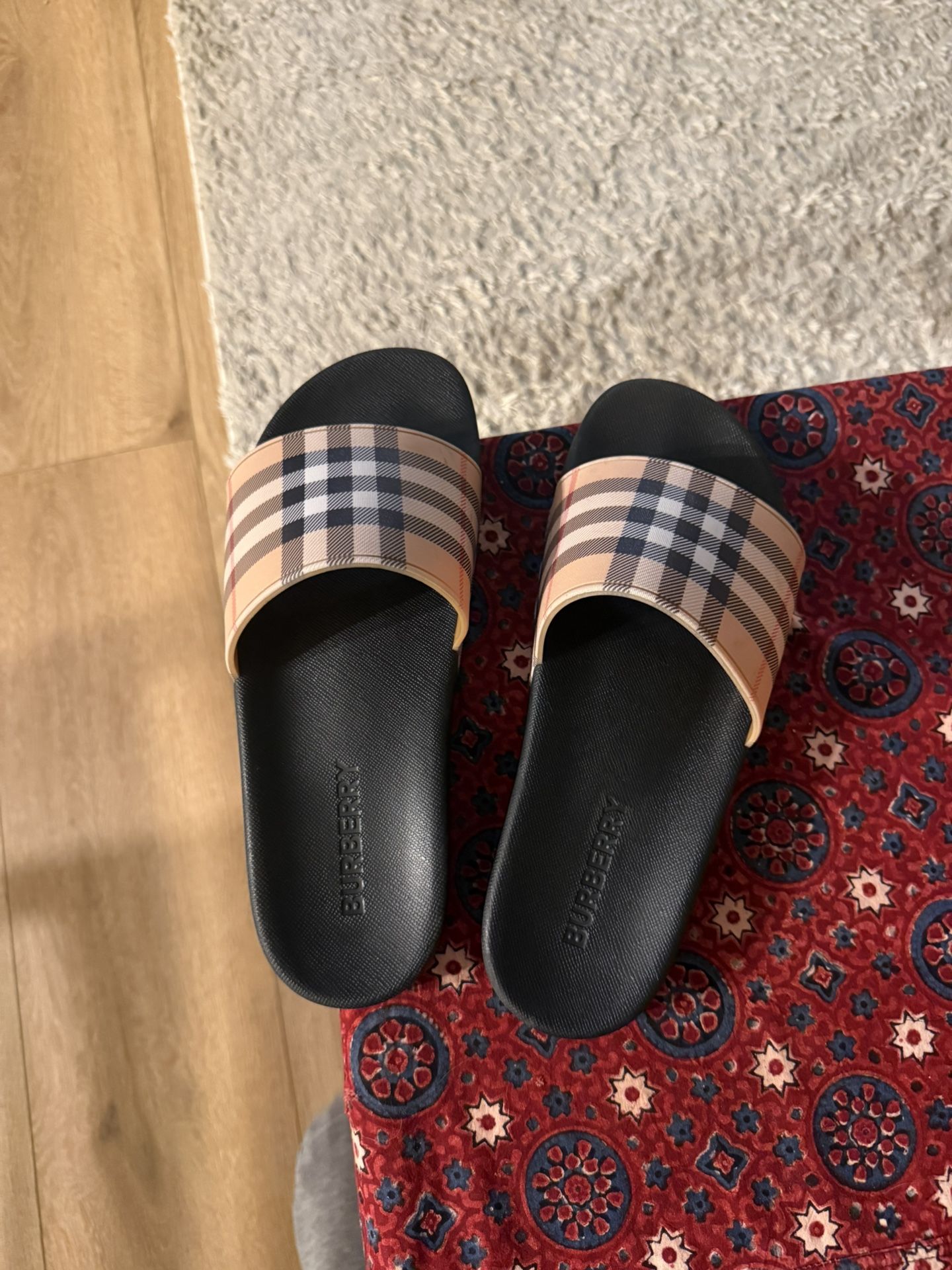 New Burberry Men’s Furley Check slides EU 42 (Men’s Size 9) 
