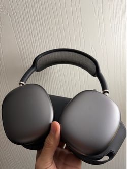 AirPod max pro used
