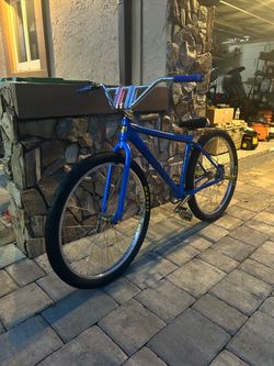 29” throne the goon