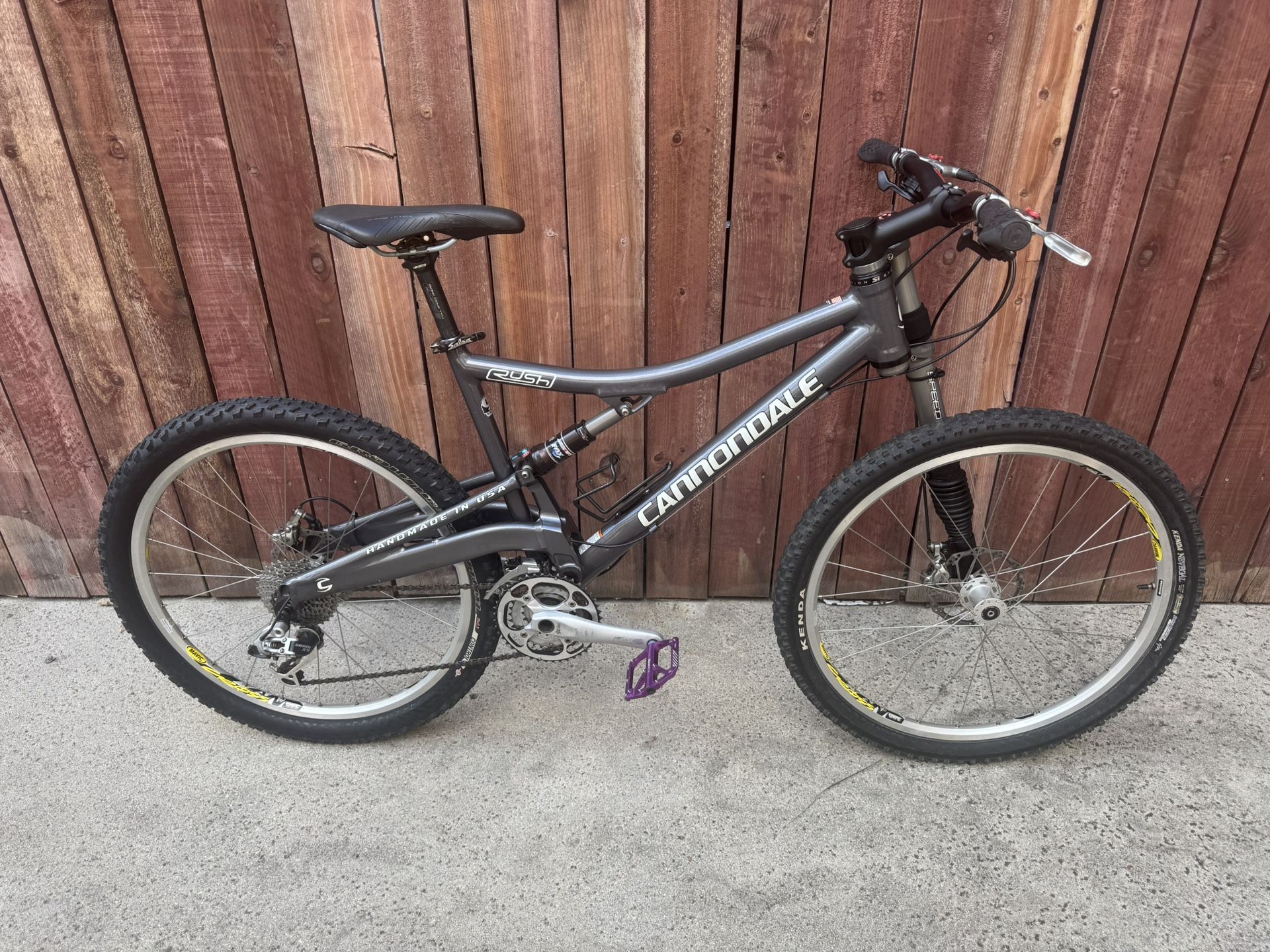 2006’ - 26’ MTB CANNONDALE LEFTY RUSH / 9 Speed / Aluminum Frame Size L - $500 OBO
