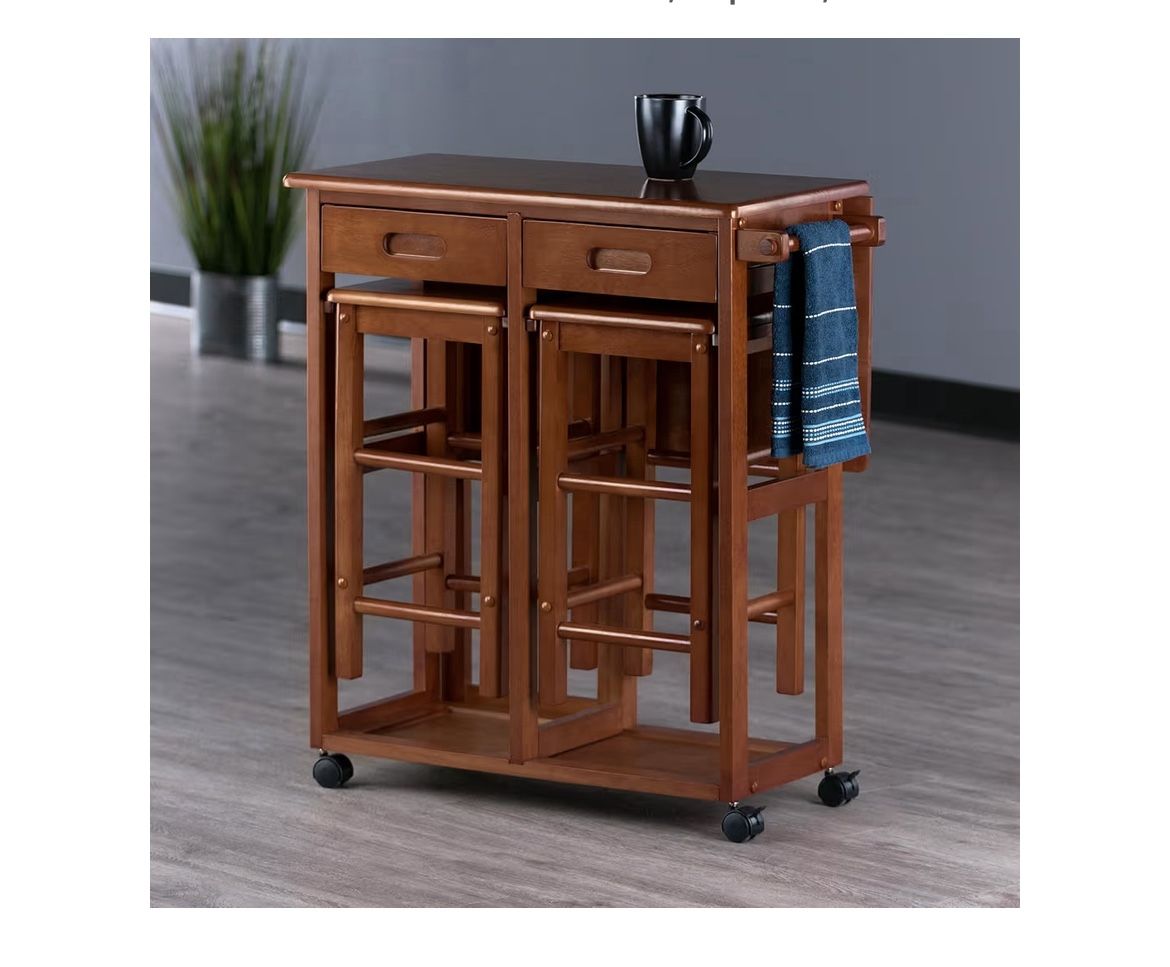 Wooden Expandable Table W Stools